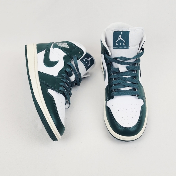 Air Jordan 1 Mid Green and White Sneakers 🔥FIRM PRICE 🔥 - Picture 13 of 14